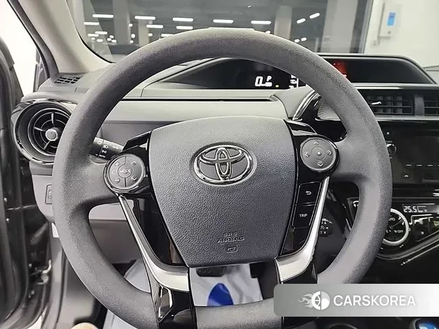 Toyota Prius C id 3703903 из Кореи 10