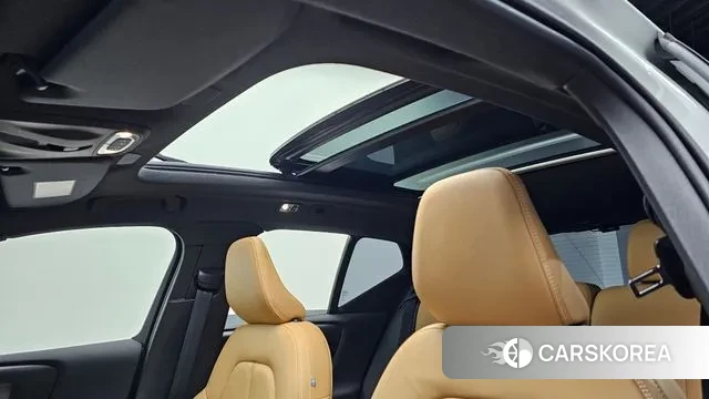 Volvo XC40 id 3534477 из Кореи 10