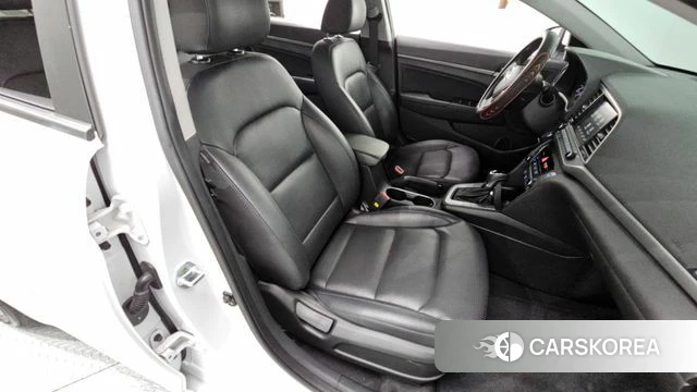 Hyundai Avante AD id 4384833 из Кореи 10