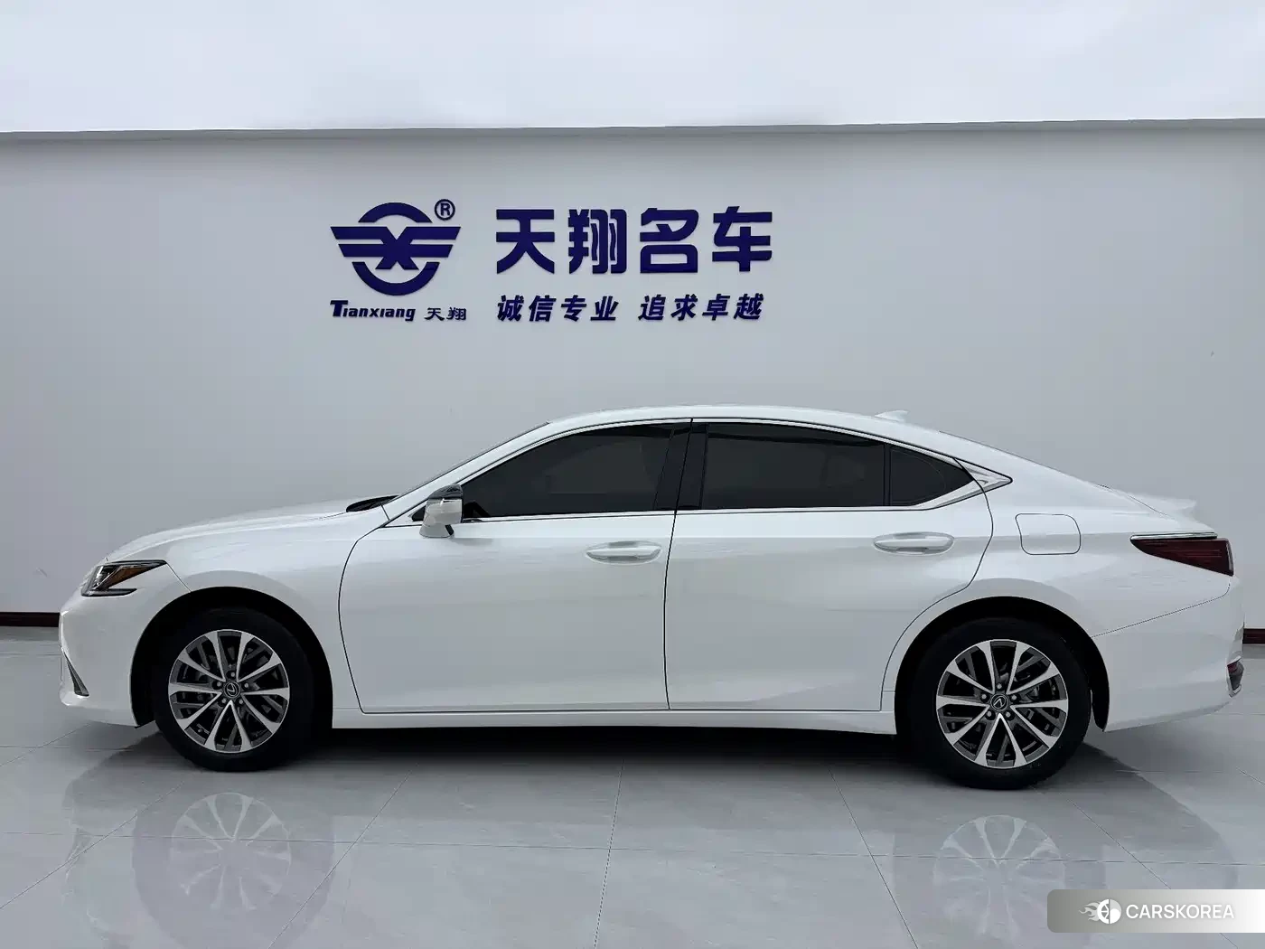 Lexus ES id 4599523 из Китая 10
