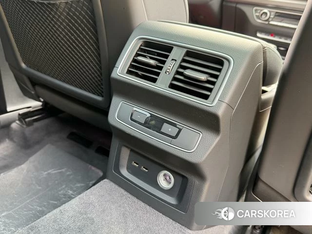 Audi Q5L id 4276780 из Китая 10