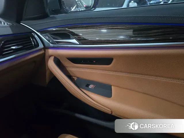 BMW 5 Series (G30) id 3022990 из Кореи 10