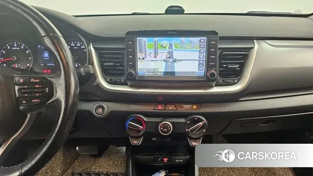 Kia Stonic id 3728355 из Кореи 10