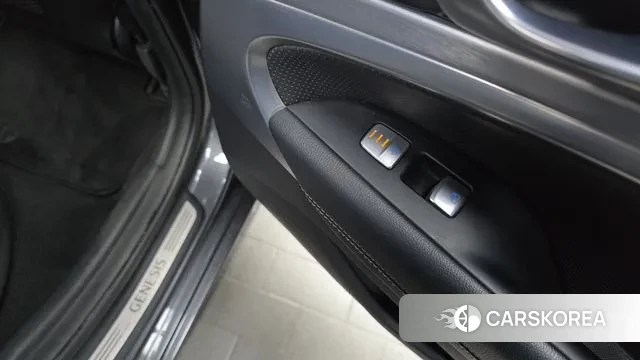 Genesis G70 id 3536174 из Кореи 10