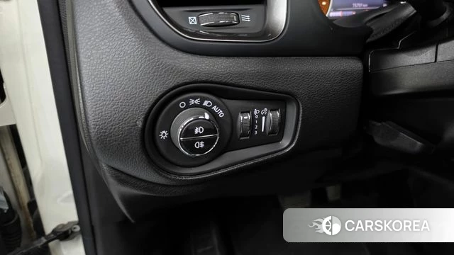 Jeep Renegade id 4525370 из Кореи 10