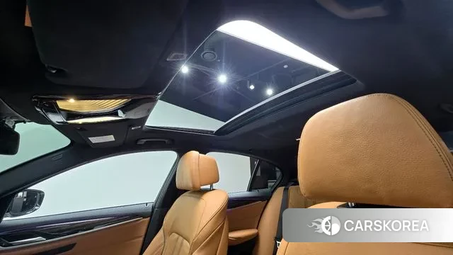 BMW 5 Series (G30) id 3416956 из Кореи 10