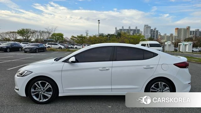 Hyundai Avante AD id 3921016 из Кореи 10