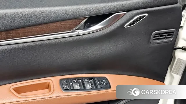 Maserati Ghibli id 3018459 из Кореи 10