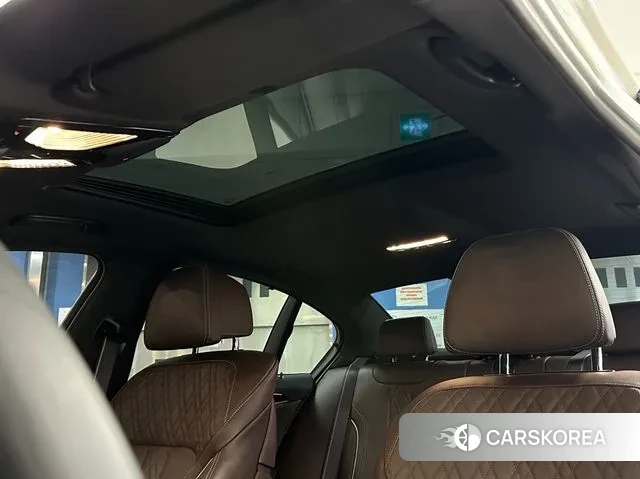 BMW 5 Series (G30) id 3334606 из Кореи 10