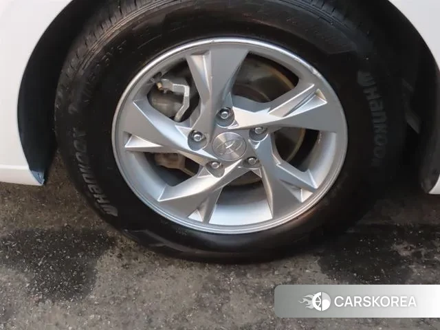 Hyundai Avante (CN7) id 3378502 из Кореи 10