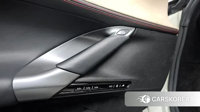 Ferrari SF90 Stradale id 3676267 из Кореи 10