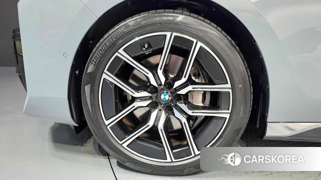 BMW 7 Series (G70) id 4665595 из Кореи 10