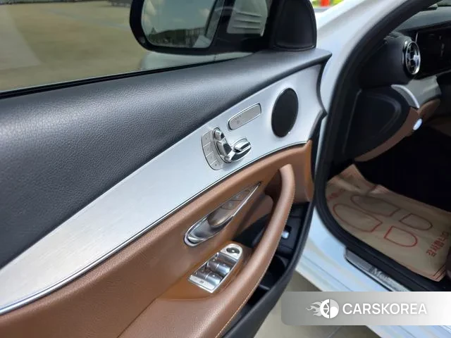 Mercedes-Benz E-Class W213 id 3089564 из Кореи 10