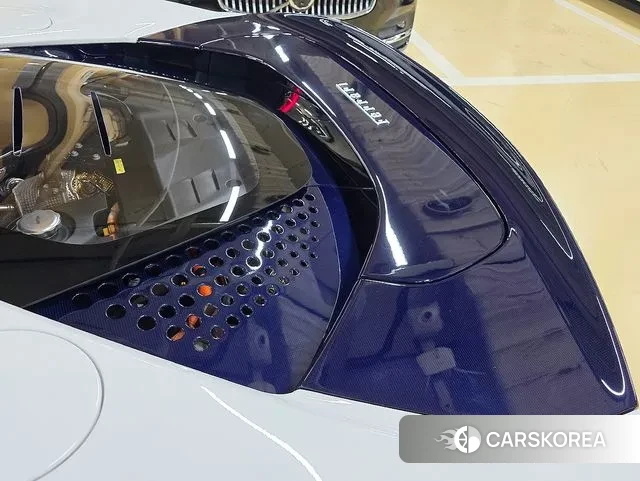 Ferrari SF90 Stradale id 3680911 из Кореи 10