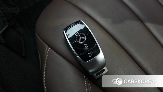 Mercedes-Benz E-Class W213 id 4384378 из Кореи 10