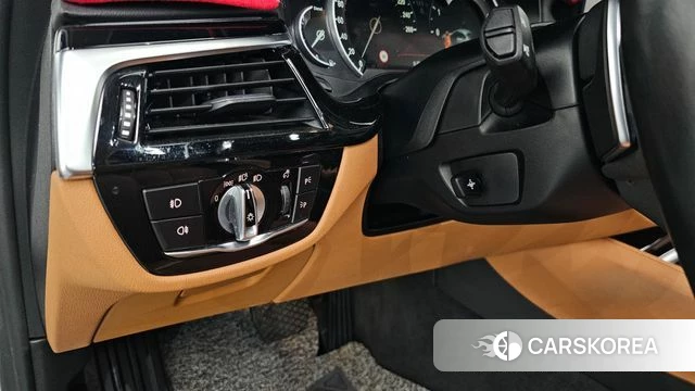 BMW 5 Series (G30) id 3834971 из Кореи 10