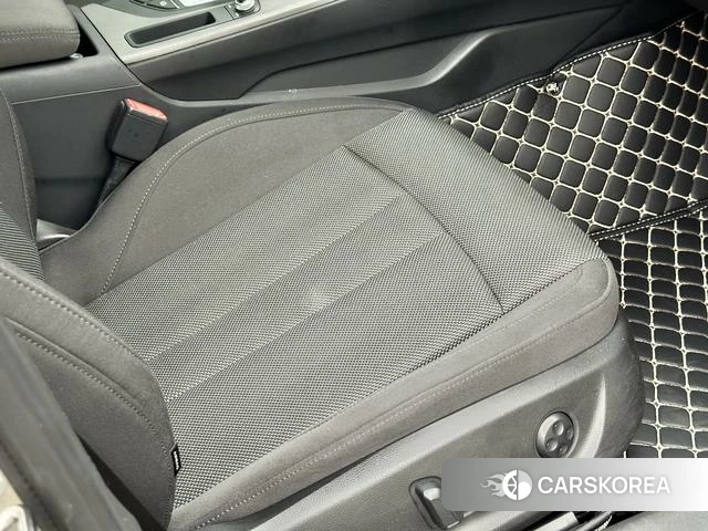 Audi A4L id 4254230 из Китая 10