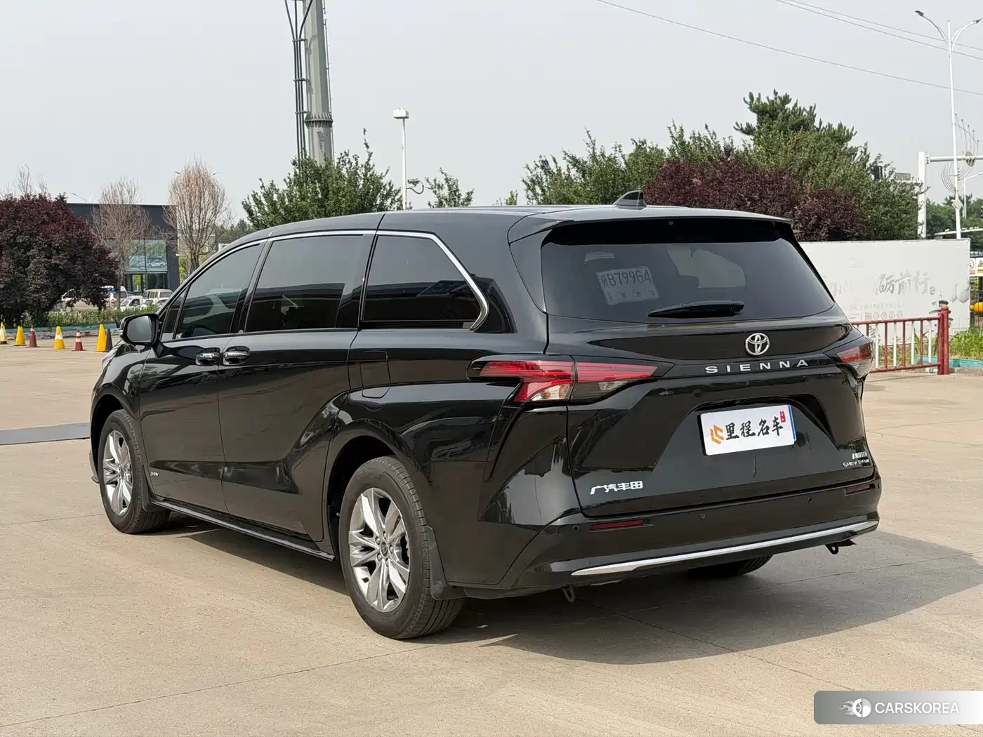 Toyota Sienna id 4545805 из Китая 10