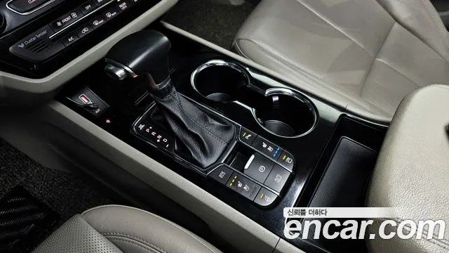 Kia The New Carnival id 2570972 из Кореи 10