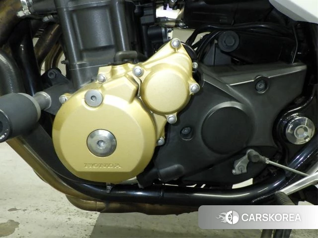 Проданный Honda CB1300SF BOLDOR ABS id 4011841 из Японии, фото 10