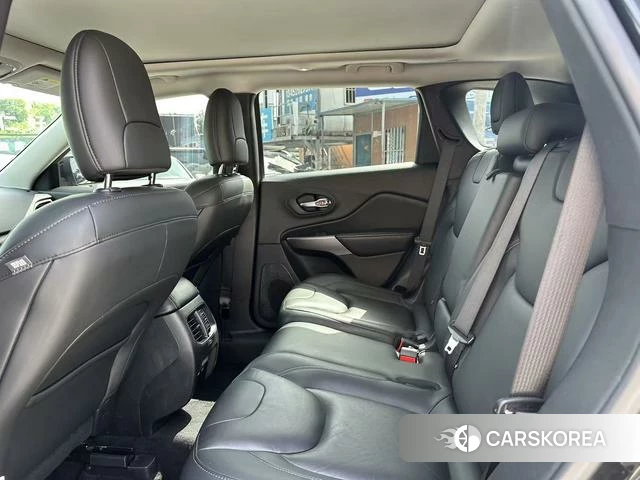 Jeep Free light id 4213472 из Китая 10