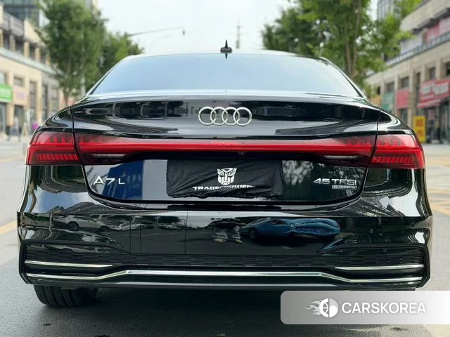 Audi A7L id 4328759 из Китая 10