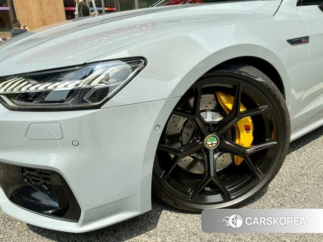 Audi A7L id 4261549 из Китая 10