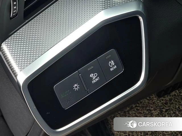 Audi A6L id 4272348 из Китая 10