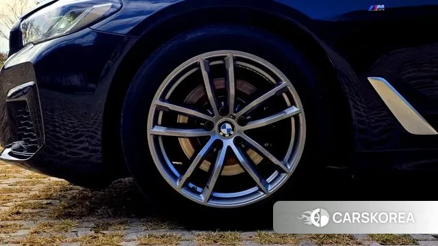 BMW 5 Series (G30) id 3363146 из Кореи 10