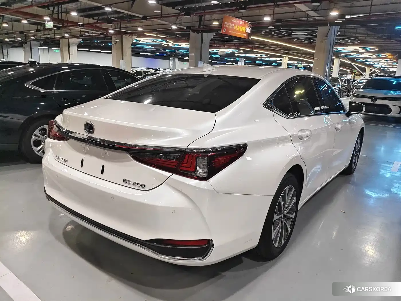 Lexus ES id 4601782 из Китая 10
