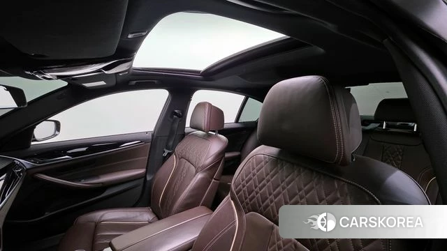 BMW 5 Series (G30) id 3812841 из Кореи 10