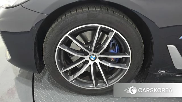 BMW 5 Series (G30) id 3941134 из Кореи 10