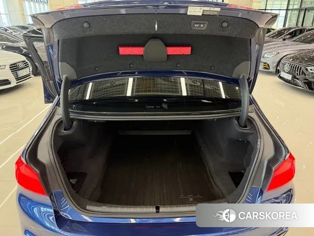 BMW 5 Series (G30) id 3302172 из Кореи 10