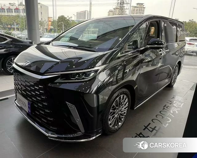 Lexus LM id 4298505 из Китая 10