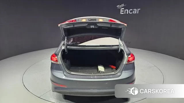 Hyundai Avante AD id 3647209 из Кореи 10