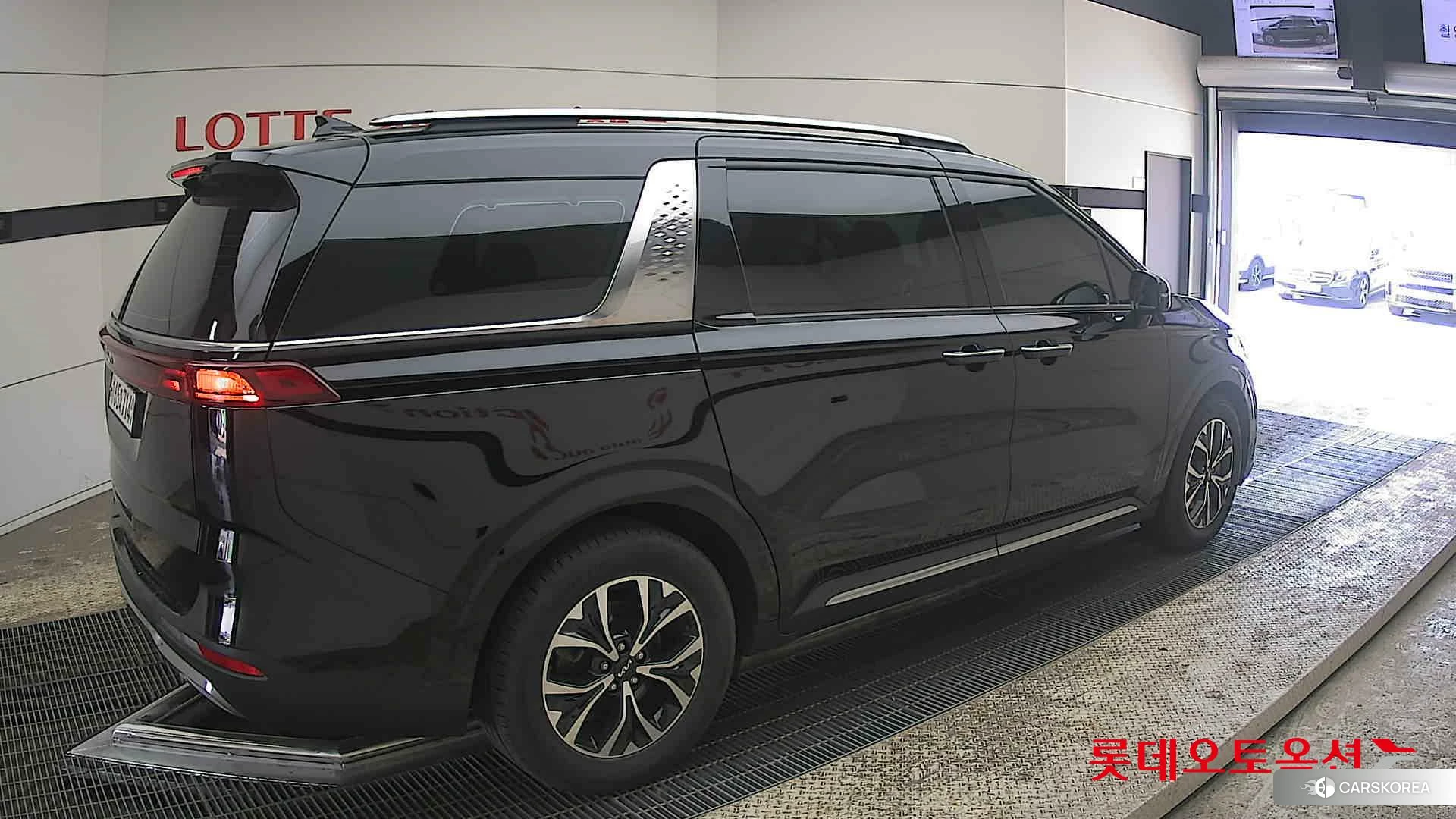 Kia Carnival id 3882086 из Кореи 10