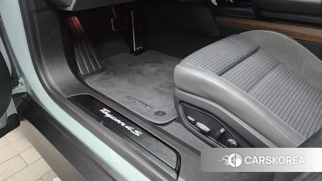 Porsche Taycan id 3471919 из Кореи 10