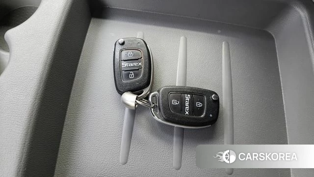 Hyundai The New Grand Starex id 4477647 из Кореи 10