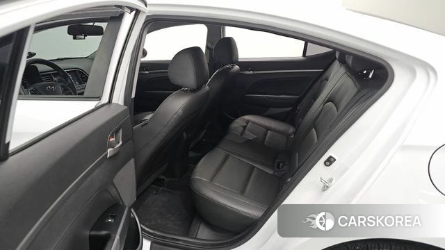 Hyundai Avante AD id 3943108 из Кореи 10