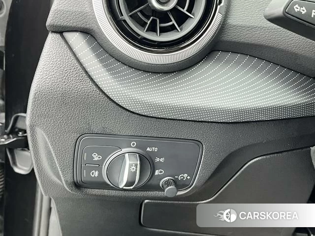 Audi Q2L id 4272600 из Китая 10