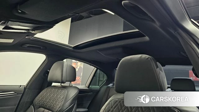 BMW 5 Series (G30) id 3864956 из Кореи 10