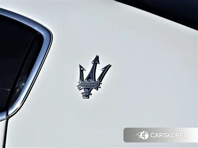 Maserati Ghibli id 3671187 из Кореи 10