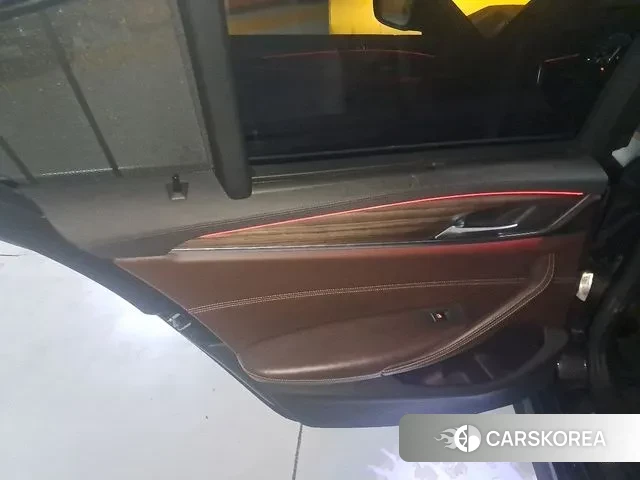 BMW 5 Series (G30) id 3667119 из Кореи 10