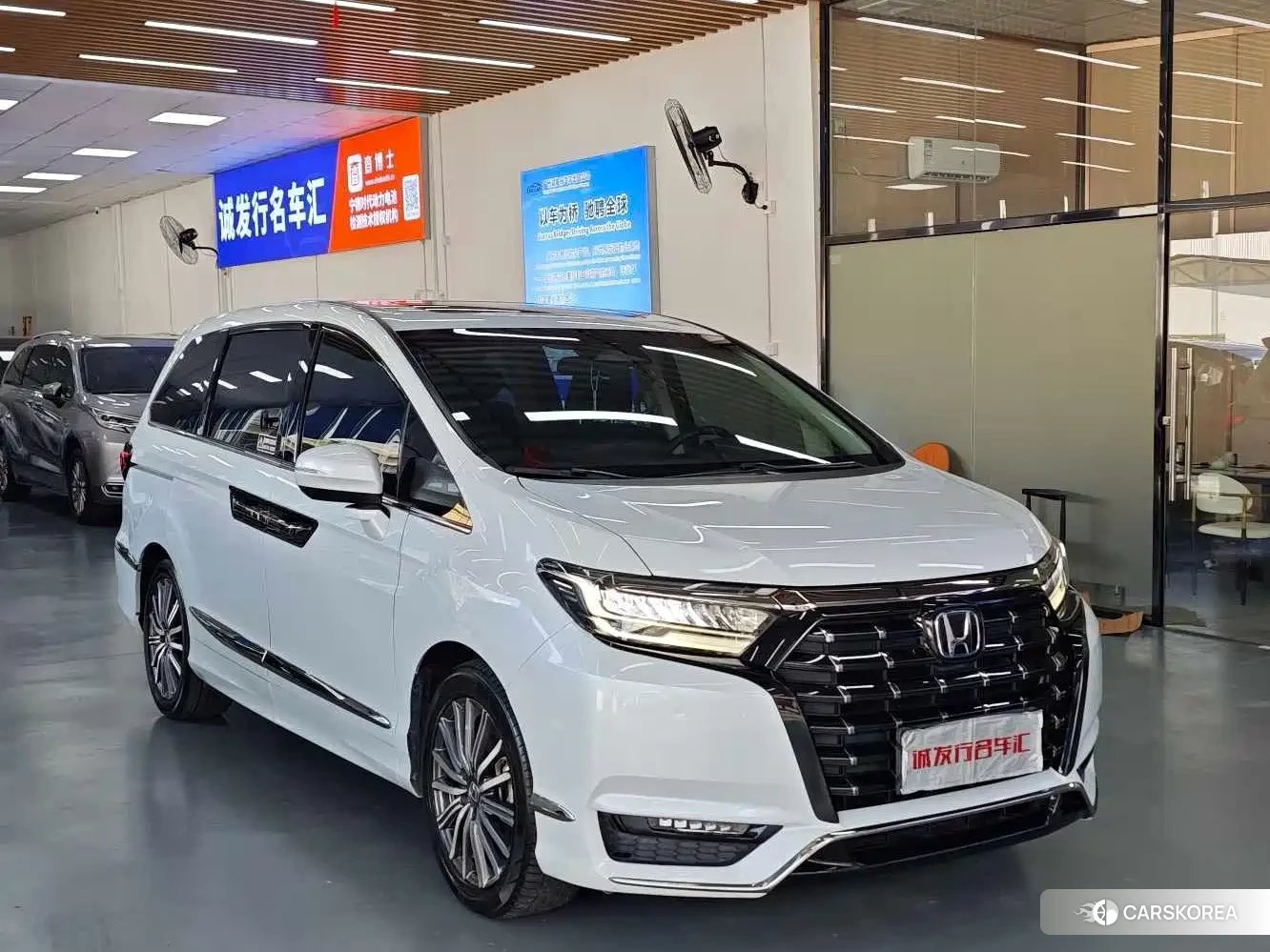 Honda Elysion id 4681188 из Китая 10