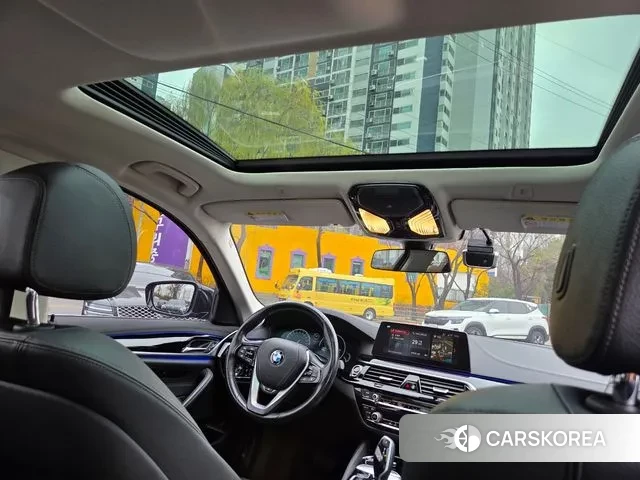 BMW 5 Series (G30) id 3425495 из Кореи 10