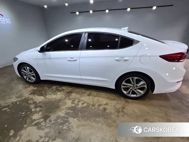 Hyundai Avante AD id 3748660 из Кореи 10