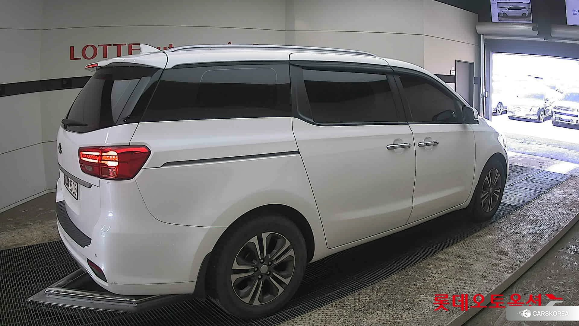 Kia Carnival id 3869441 из Кореи 10