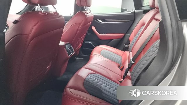 Maserati Levante id 4562529 из Кореи 10