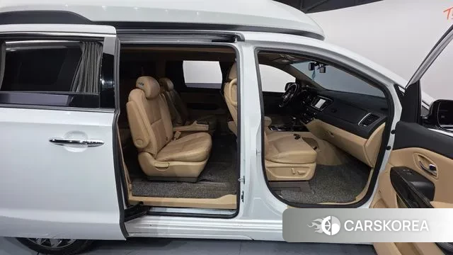 Kia The New Carnival id 3622017 из Кореи 10