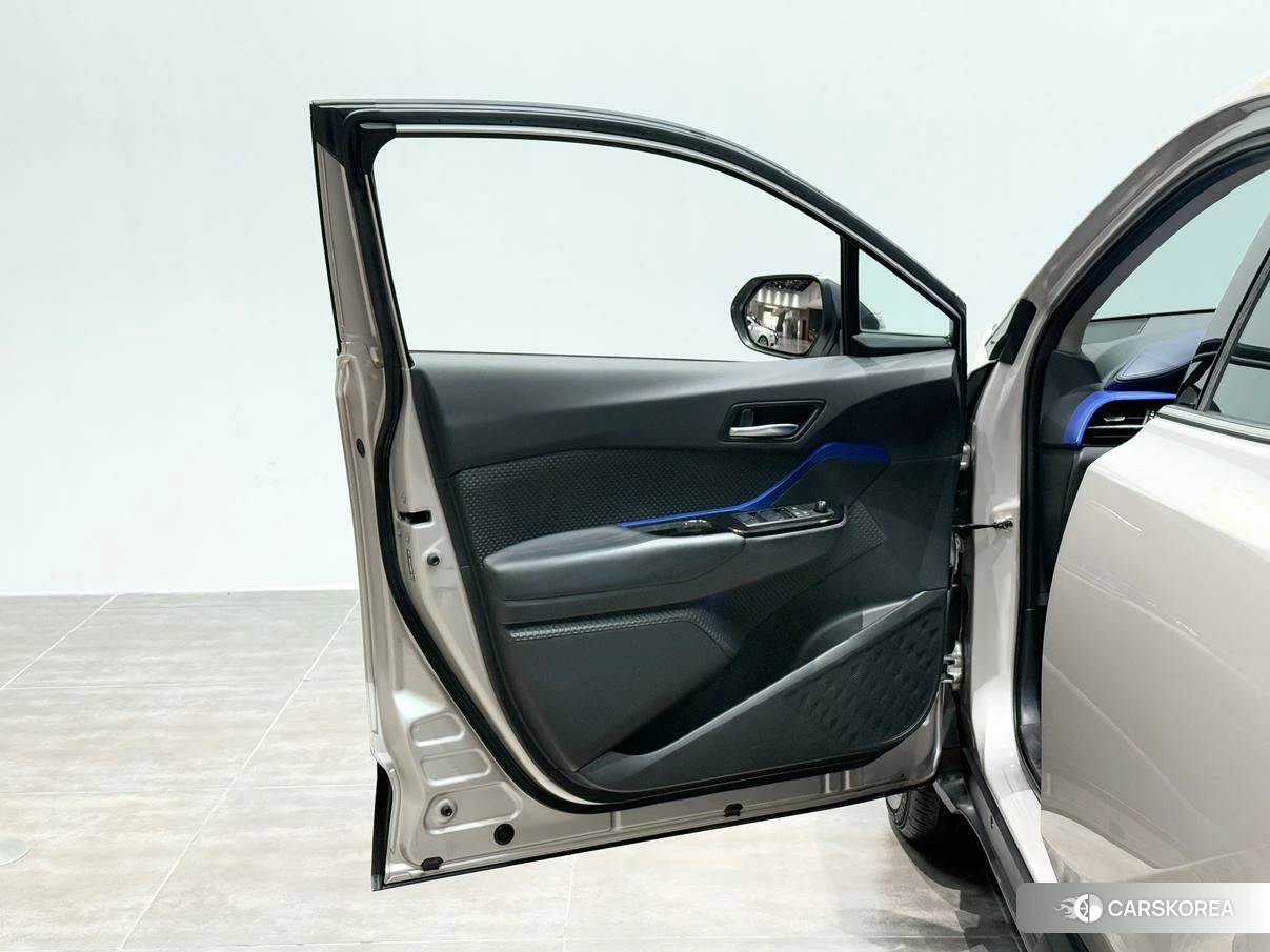 Toyota C-HR id 4454740 из Китая 11